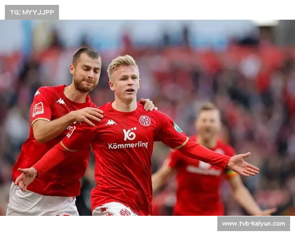 德甲金靴之争白热化，凯恩18球领先伯卡特一倍优势